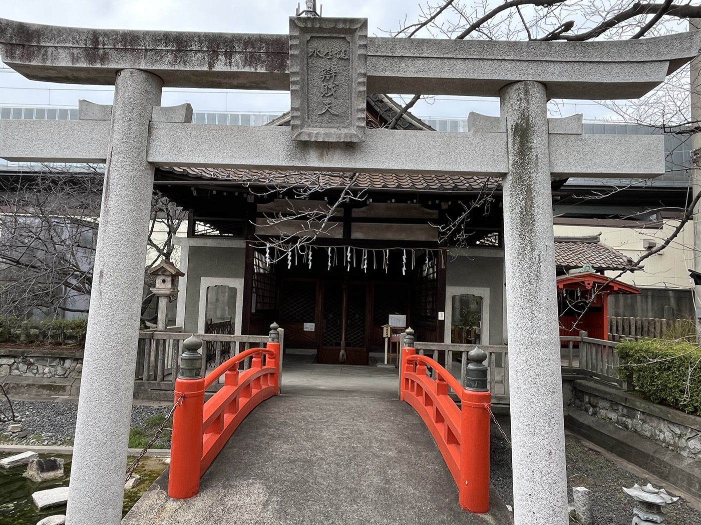 六孫王神社