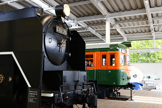 京都鉄道博物館エントランス